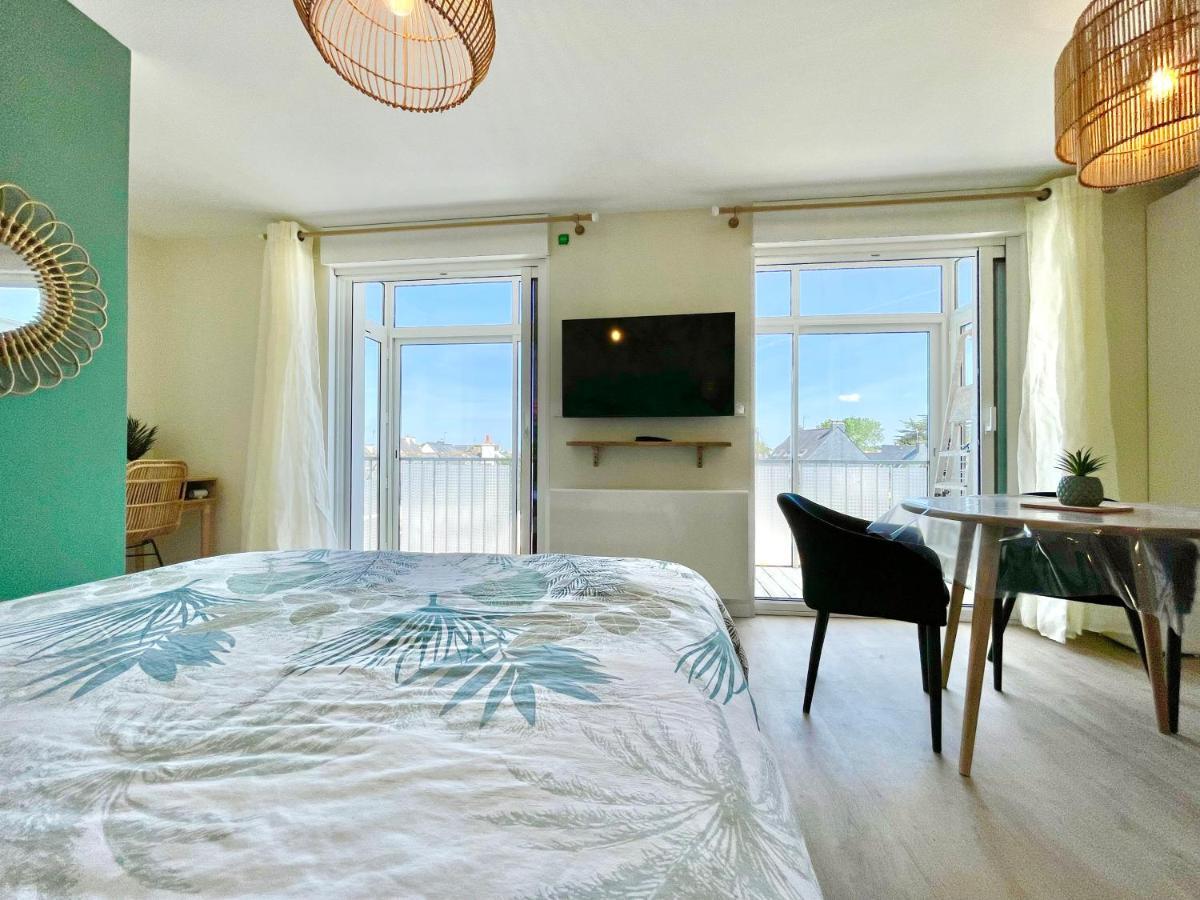 Le Phare Ouest - 80 M De La Mer - Vue Ocean Sur Le Balcon - Entierement Renove - Internet Haut Debit - Nouveau Ploemeur Kültér fotó